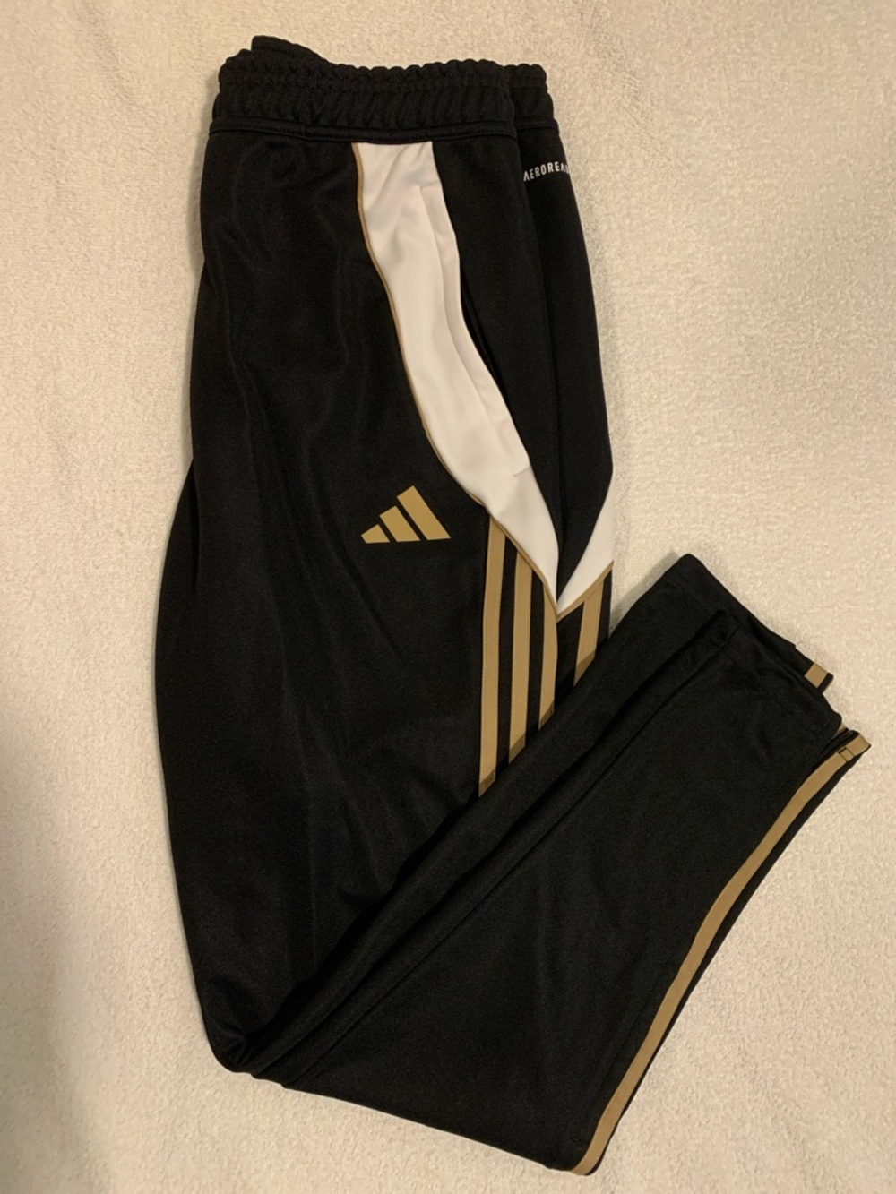 Men’s adidas Messi soccer pants! NWT